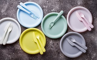 Les couverts et assiettes réutilisables