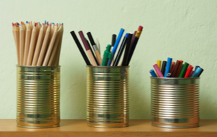 Pots &agrave; crayons &agrave; partir de boites de conserve